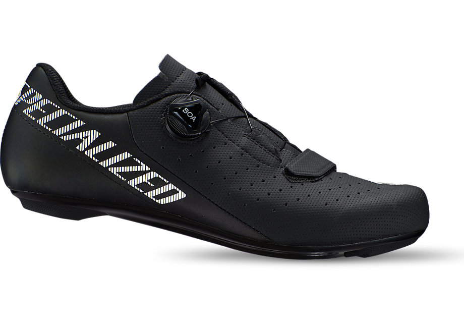 Take the performance and Body Geometry ergonomics of our high-end road shoes, put them in an affordable design, and you basically have the Torch 1.0 Road shoes. They have Velcro® closures for a customizable, adjustable fit, a comfortable design, and a composite outsole that provides just the right level of rigidity.